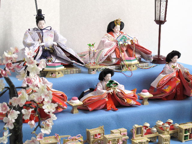 桜色と藤色の雛人形嫁入り道具収納式毛氈三段飾りの通販～選ばれるお店