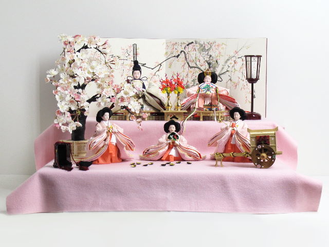 ほのかな桜色のおひなさまがかわいい雛人形桐箱二段飾り