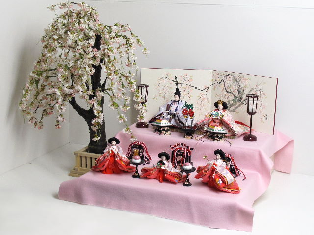 大きな桜の淡いピンク雛人形五人飾り