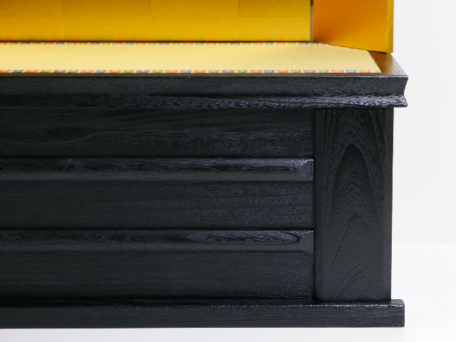 収納箱兼用黒木目塗り畳付き雛壇