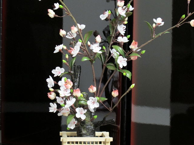 アートフラワーデザイナー菅間薫子先生による手作りの白梅の木