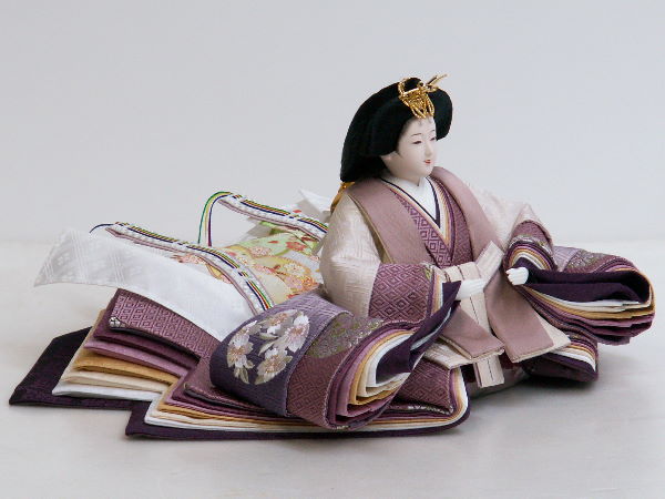 上品な紫グラデーションの雛人形三段飾り