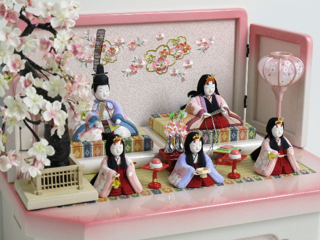 さくら重ね衣装の木目込み人形ホワイトピンク収納桜飾り