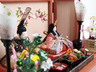 落ち着いた色合いの金彩友禅衣装木目込み人形刺繍桜コンパクト収納飾り