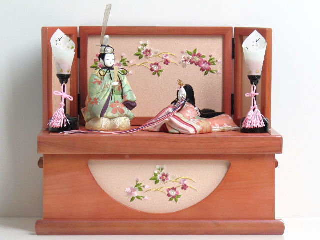 桜柄の雅な創作木目込みひな人形収納飾り