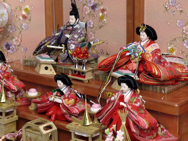 西陣織り桜柄衣装の雛人形収納式三段飾りの通販～選ばれるお店の雛人形
