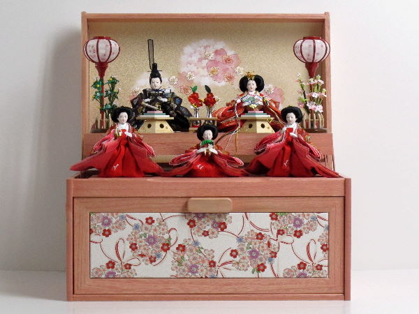 伝統的な有職文様衣装雛の収納宝箱五人飾り
