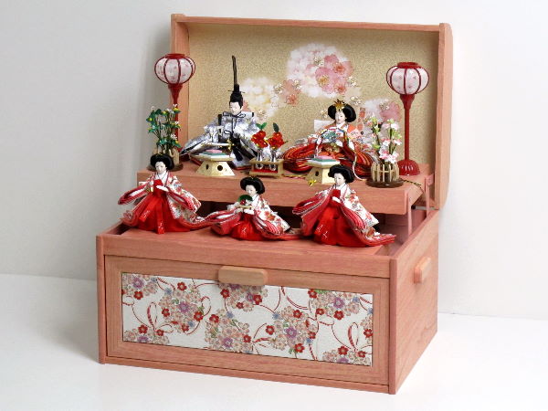 桜で揃えたピンクの宝箱雛人形収納飾り