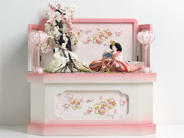 白地にピンクのぼかし衣装の雛人形ホワイトピンク収納桜飾りの通販 選ばれるお店の雛人形
