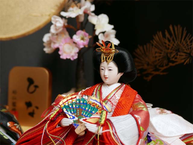 松竹梅衣装の雛人形金彩月に松コンパクト収納飾り