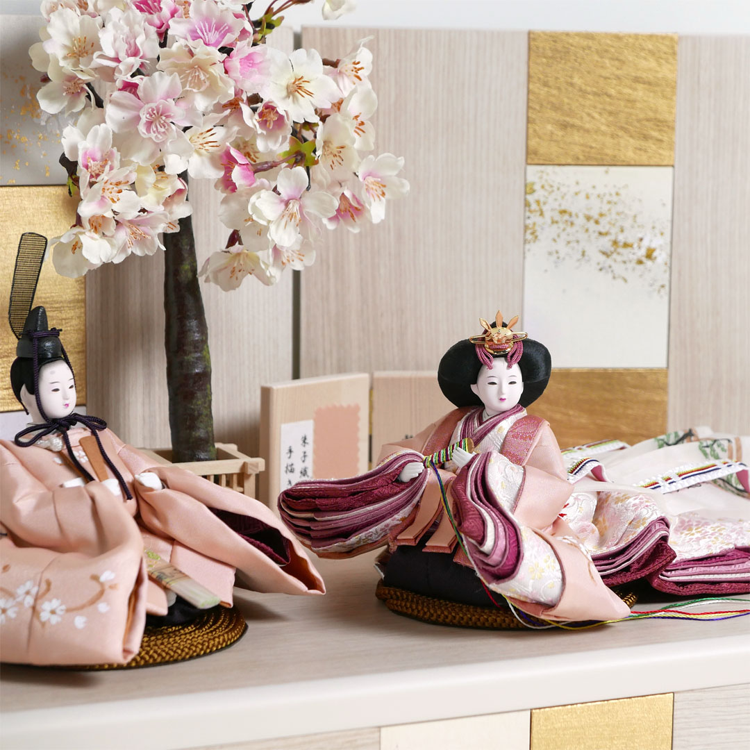柴田家千代作 桜手描き桜色衣装の雛人形白木目ナチュラル箔散らし収納飾り