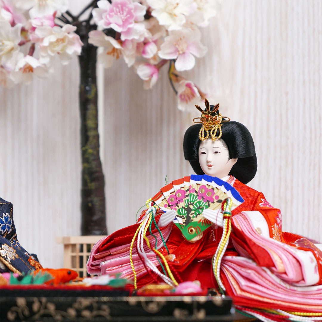 オレンジの女雛と黒の男雛の桜小花白木目収納コンパクト飾り
