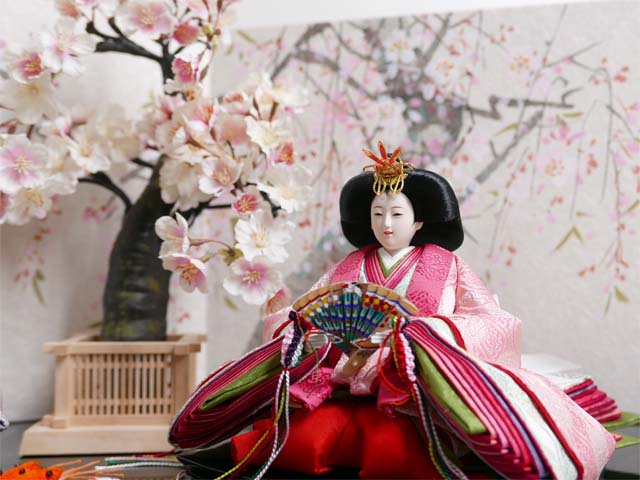 ピンクの有職衣装雛人形手描きしだれ桜屏風創作親王飾り