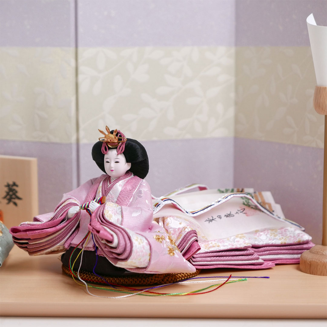 柴田家千代作 金銀桜刺繍衣装の雛人形萩の紫屏風親王飾り