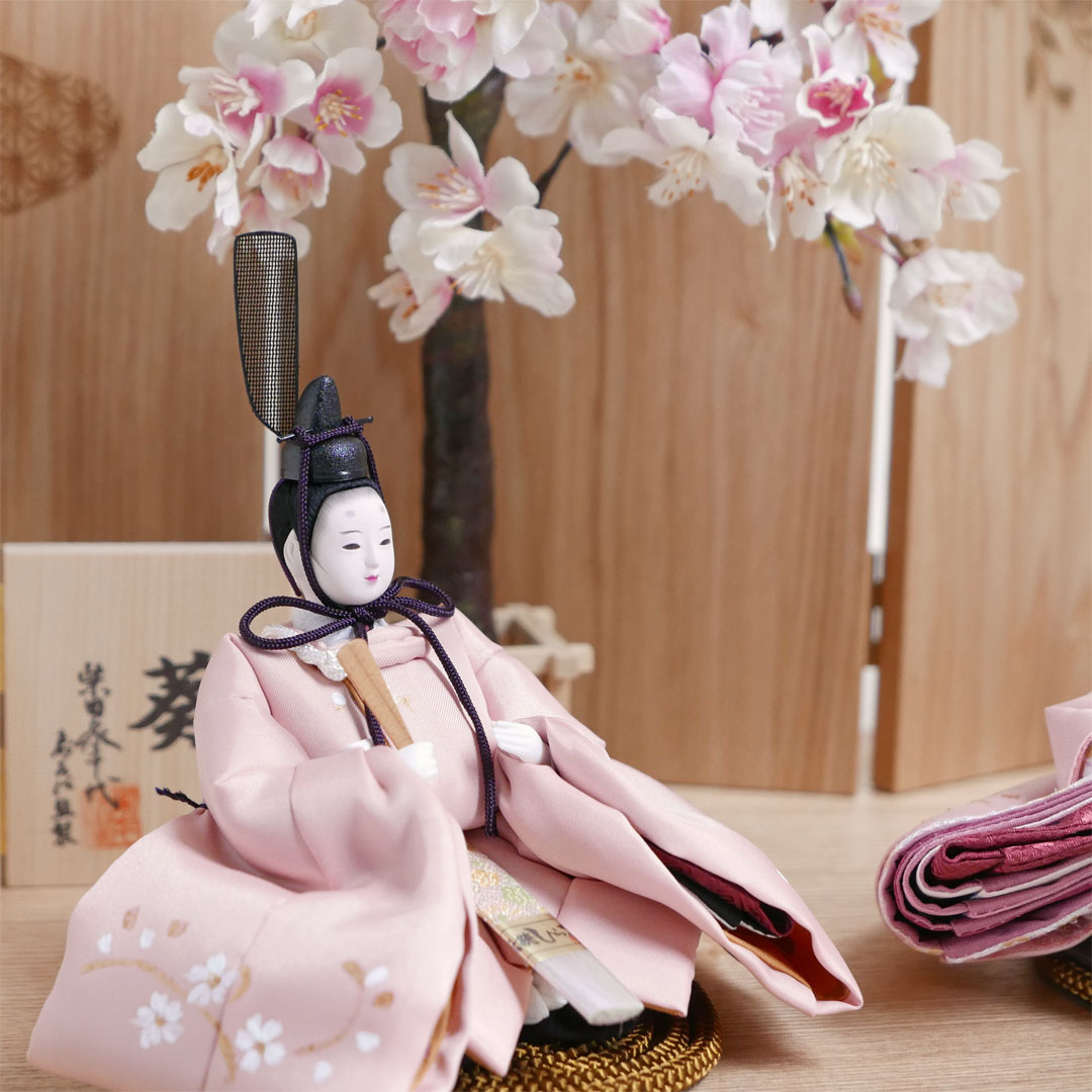 柴田家千代作 桜手描き桜色衣装の雛人形麻の葉模様タモ屏風親王飾り