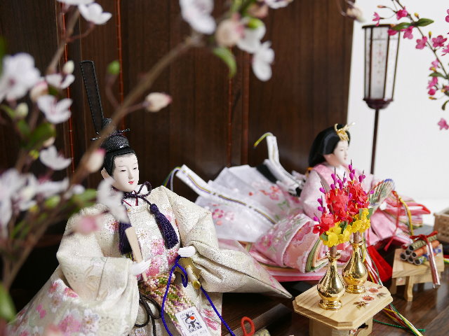 刺繍桜満開雛人形茶塗り六曲屏風紅白梅親王飾り